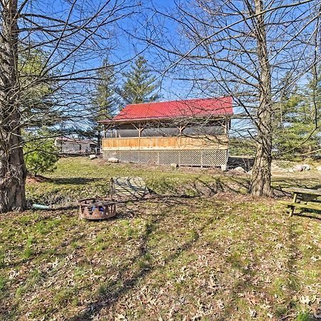 Honey House Cabin - A Quiet Countryside Retreat! Nappanee Екстер'єр фото