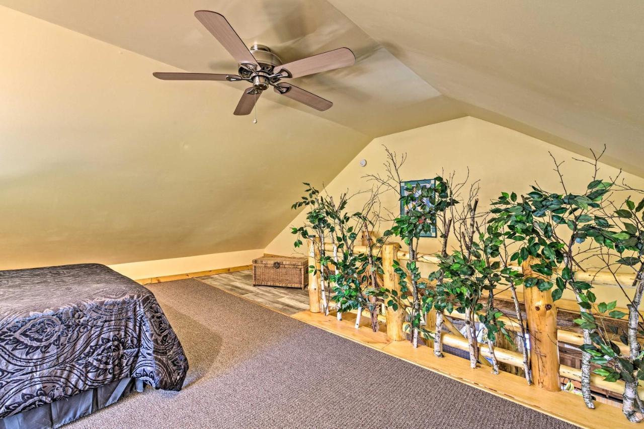 Honey House Cabin - A Quiet Countryside Retreat! Nappanee Екстер'єр фото