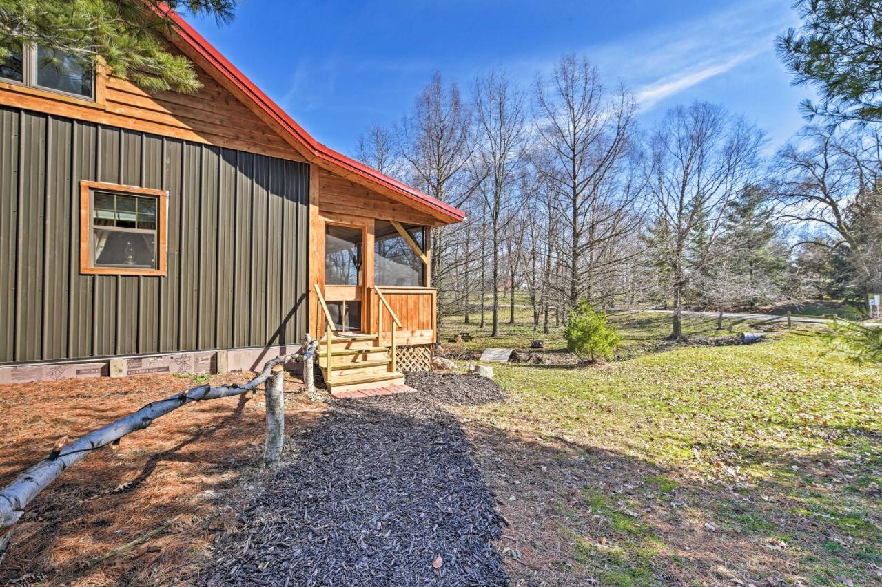 Honey House Cabin - A Quiet Countryside Retreat! Nappanee Екстер'єр фото