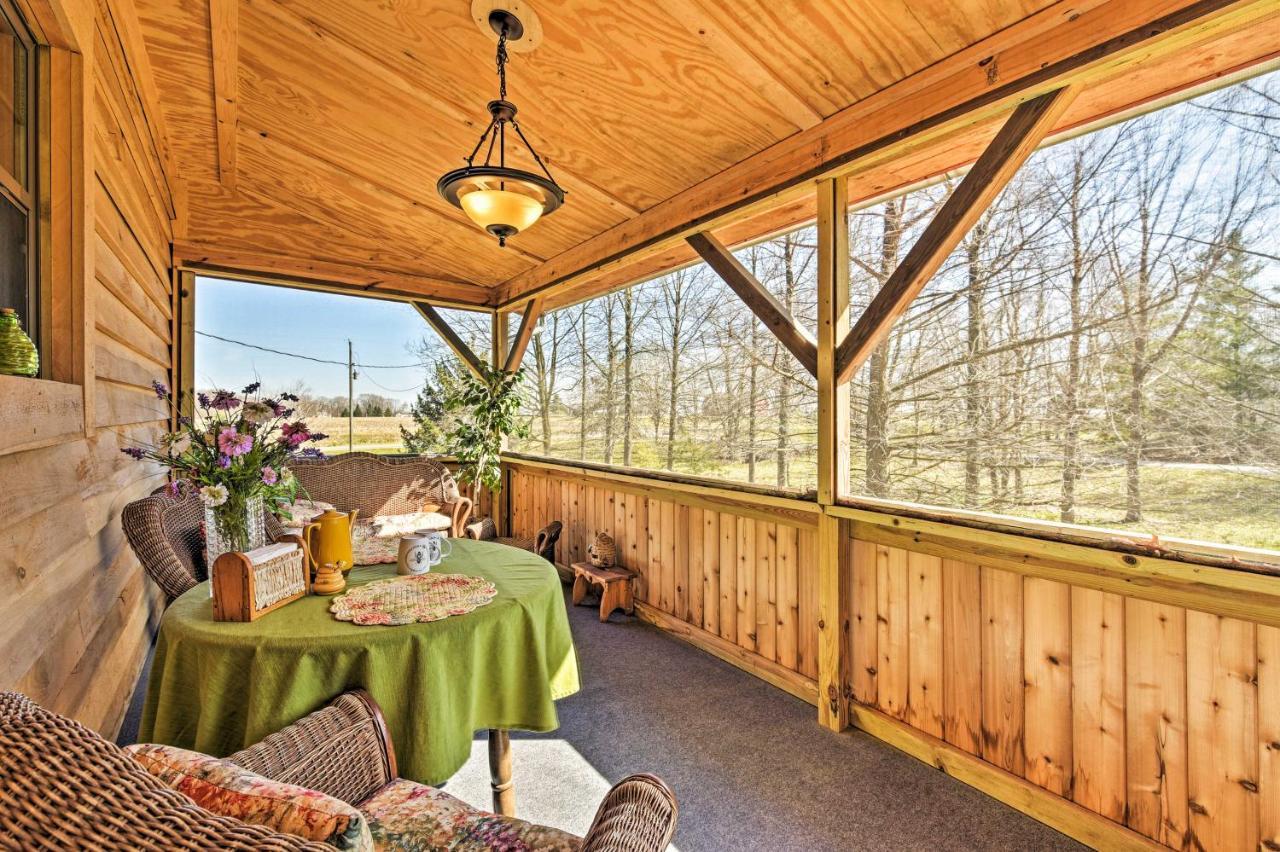 Honey House Cabin - A Quiet Countryside Retreat! Nappanee Екстер'єр фото