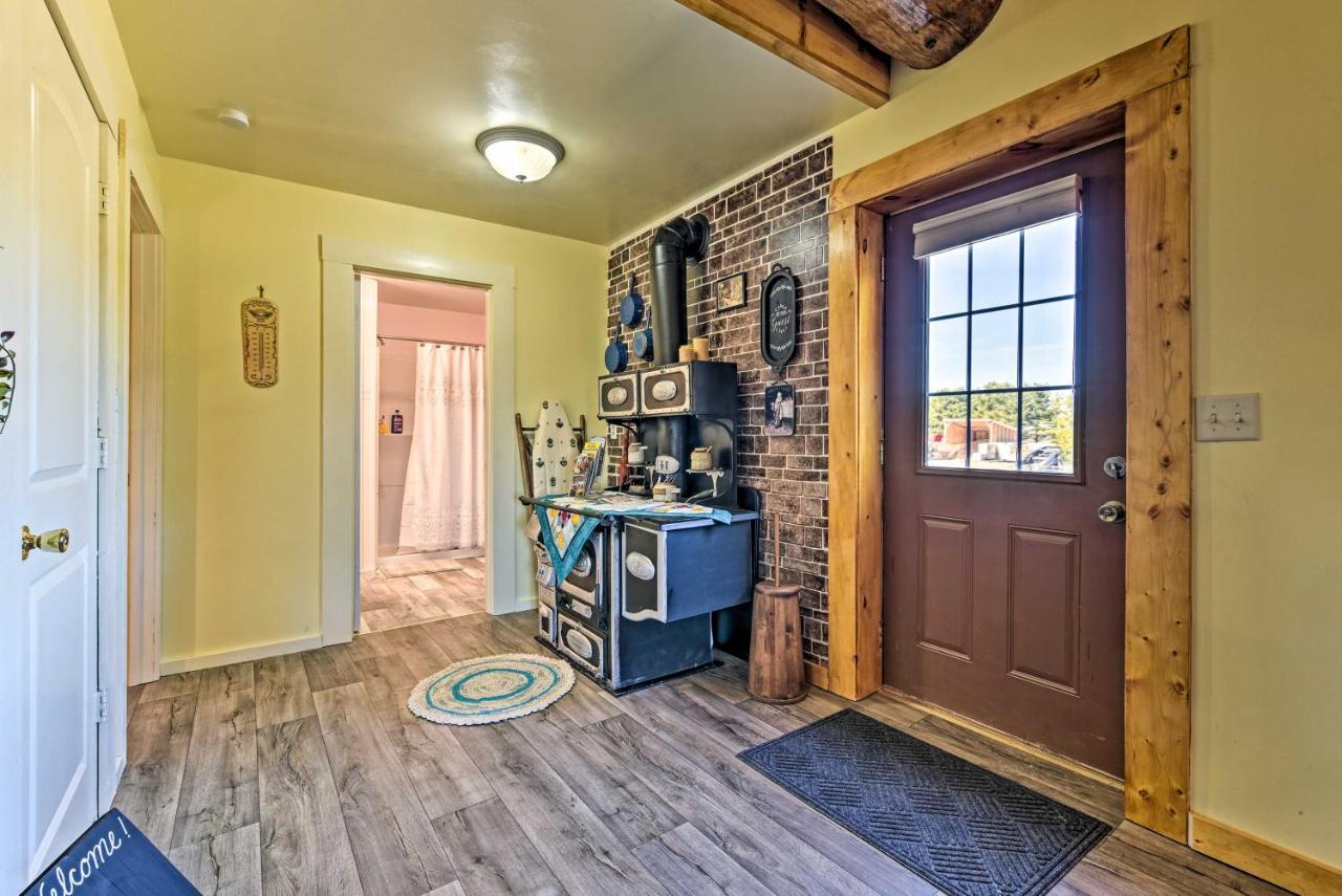 Honey House Cabin - A Quiet Countryside Retreat! Nappanee Екстер'єр фото