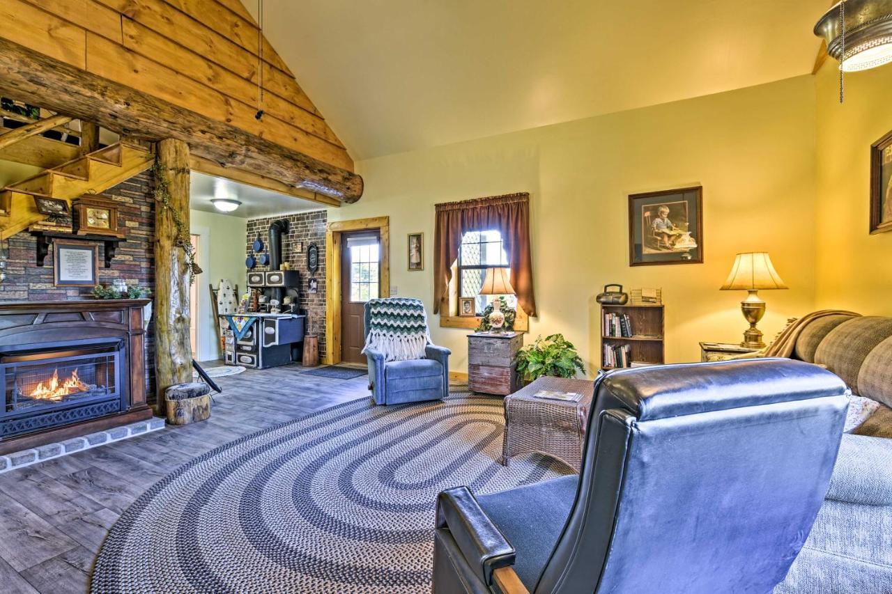Honey House Cabin - A Quiet Countryside Retreat! Nappanee Екстер'єр фото