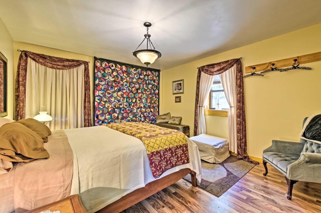 Honey House Cabin - A Quiet Countryside Retreat! Nappanee Екстер'єр фото