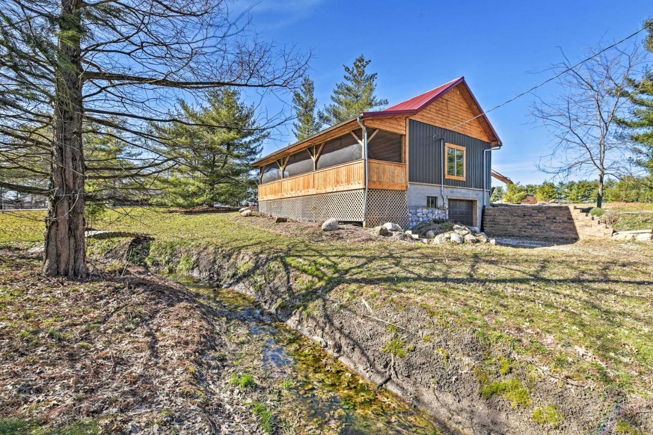 Honey House Cabin - A Quiet Countryside Retreat! Nappanee Екстер'єр фото