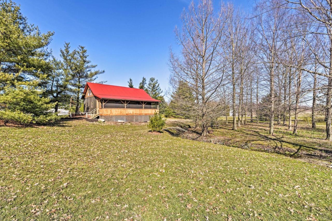 Honey House Cabin - A Quiet Countryside Retreat! Nappanee Екстер'єр фото